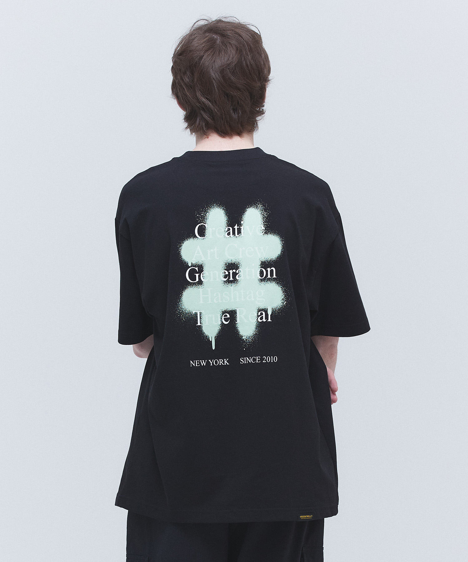 스프레이 슬로건 오버핏 반팔 티셔츠(블랙)
